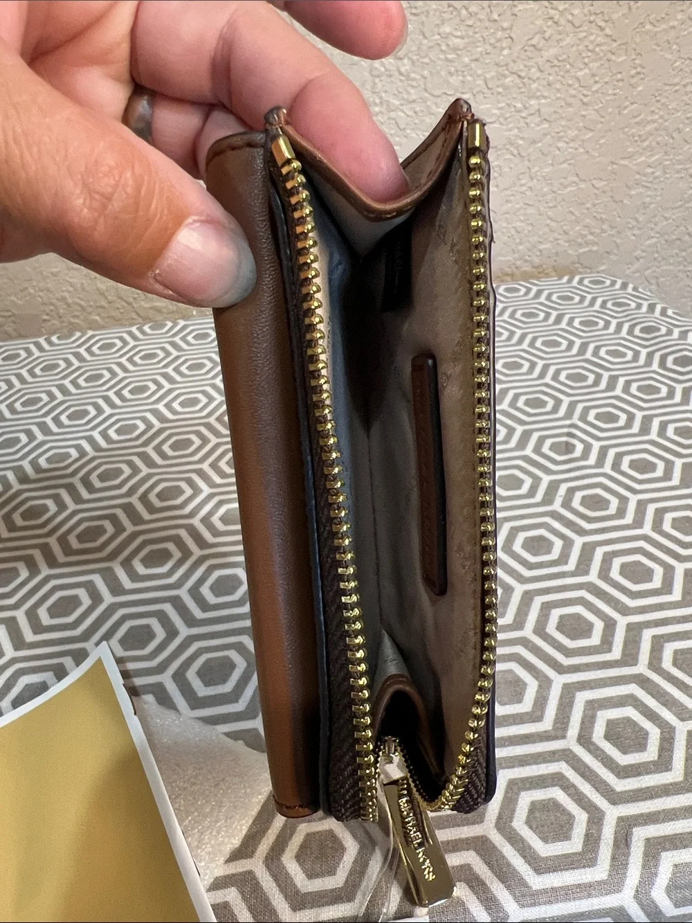 Michael Kors Brown SM CNR ZIP card holder